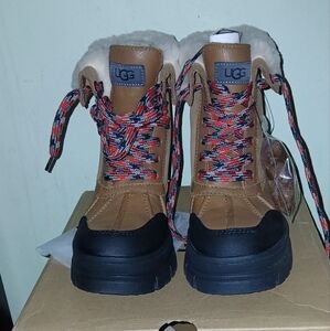 UGG Women's Ashton Addie Snow Boot